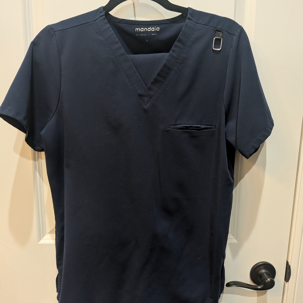 Mandala Men's V-Neck Navy Scrub Top